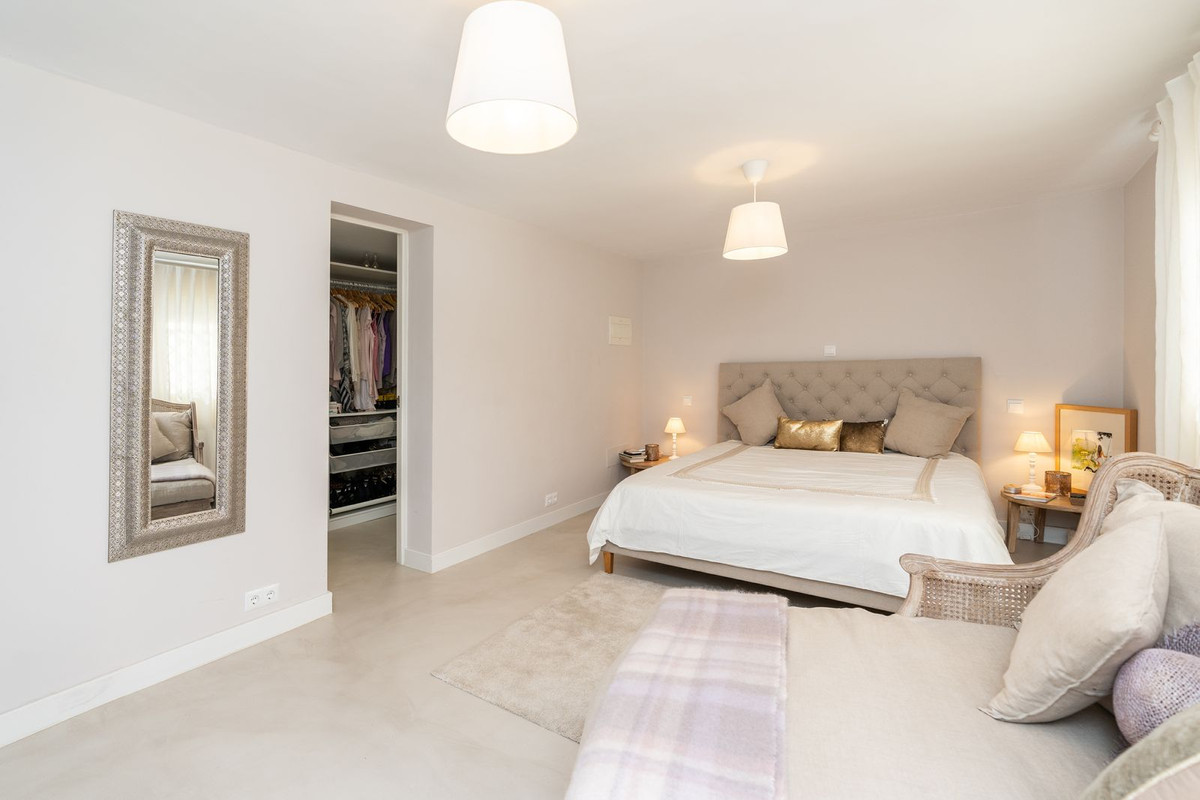 5 Bed Townhouse for sale in San Pedro De Alcántara Costa Del Sol, Málaga, Spain