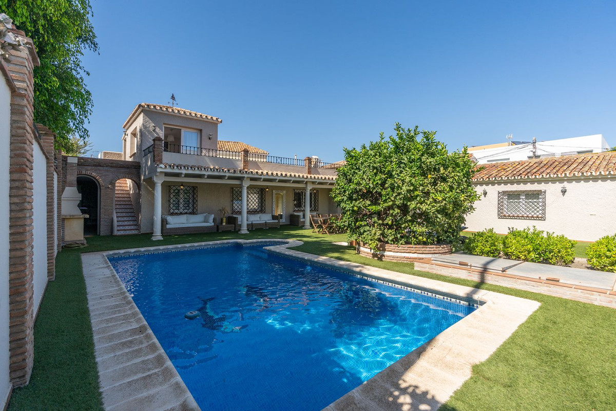 5 Bed Townhouse for sale in San Pedro De Alcántara Costa Del Sol, Málaga, Spain