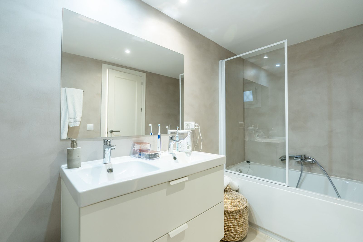 5 Bed Townhouse for sale in San Pedro De Alcántara Costa Del Sol, Málaga, Spain