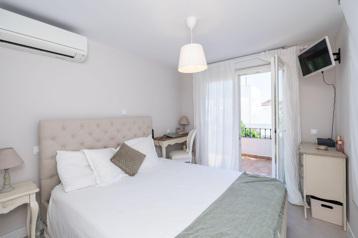 5 Bed Townhouse for sale in San Pedro De Alcántara Costa Del Sol, Málaga, Spain