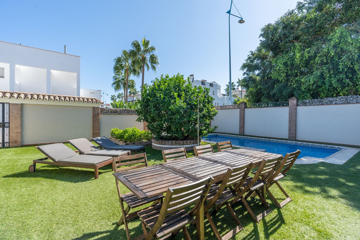 5 Bed Townhouse for sale in San Pedro De Alcántara Costa Del Sol, Málaga, Spain