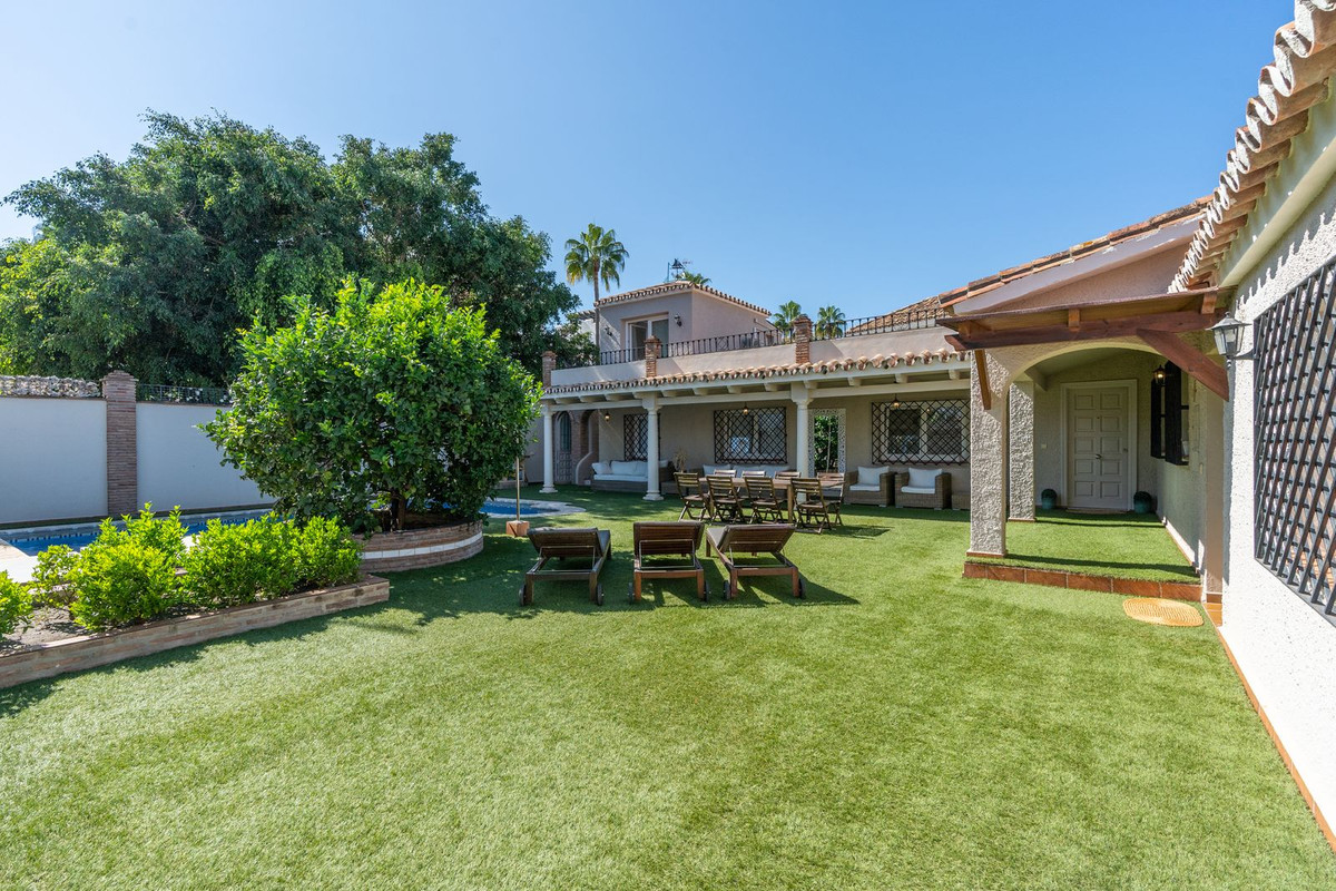 5 Bed Townhouse for sale in San Pedro De Alcántara Costa Del Sol, Málaga, Spain