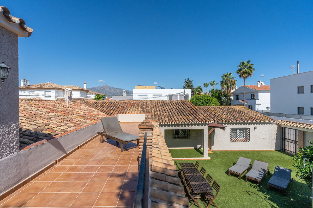 5 Bed Townhouse for sale in San Pedro De Alcántara Costa Del Sol, Málaga, Spain