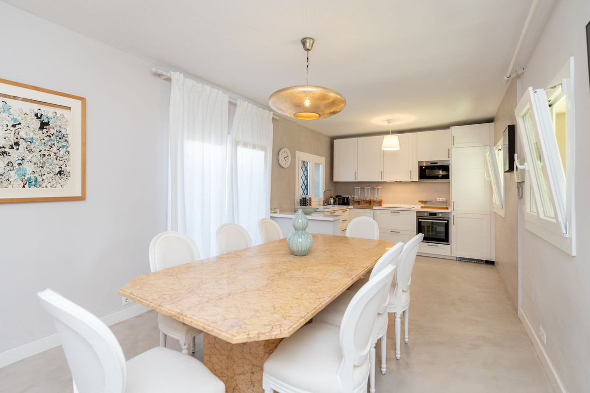 5 Bed Townhouse for sale in San Pedro De Alcántara Costa Del Sol, Málaga, Spain