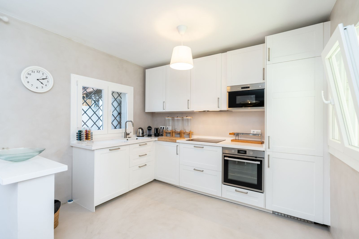 5 Bed Townhouse for sale in San Pedro De Alcántara Costa Del Sol, Málaga, Spain