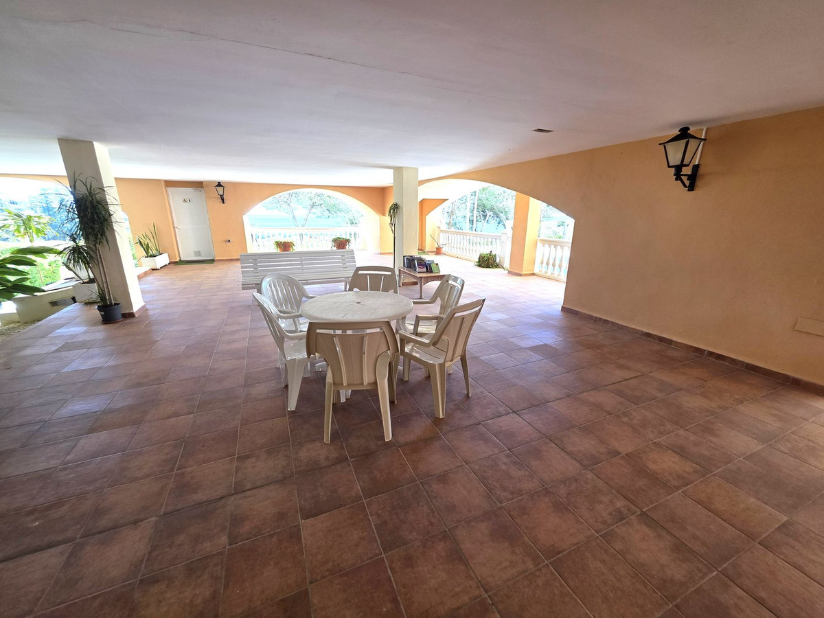 2 Bed Apartment for sale in Calahonda Costa Del Sol, Málaga, Spain