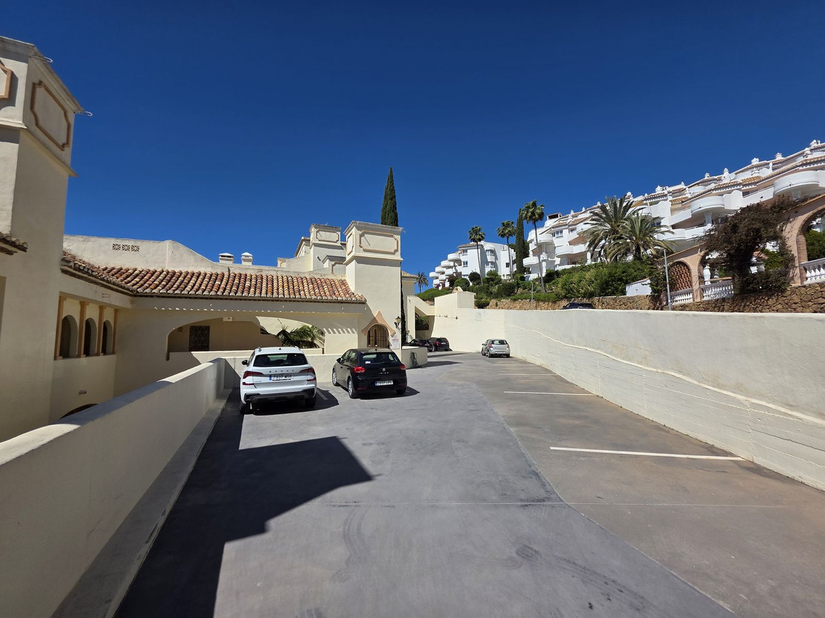 2 Bed Apartment for sale in Calahonda Costa Del Sol, Málaga, Spain