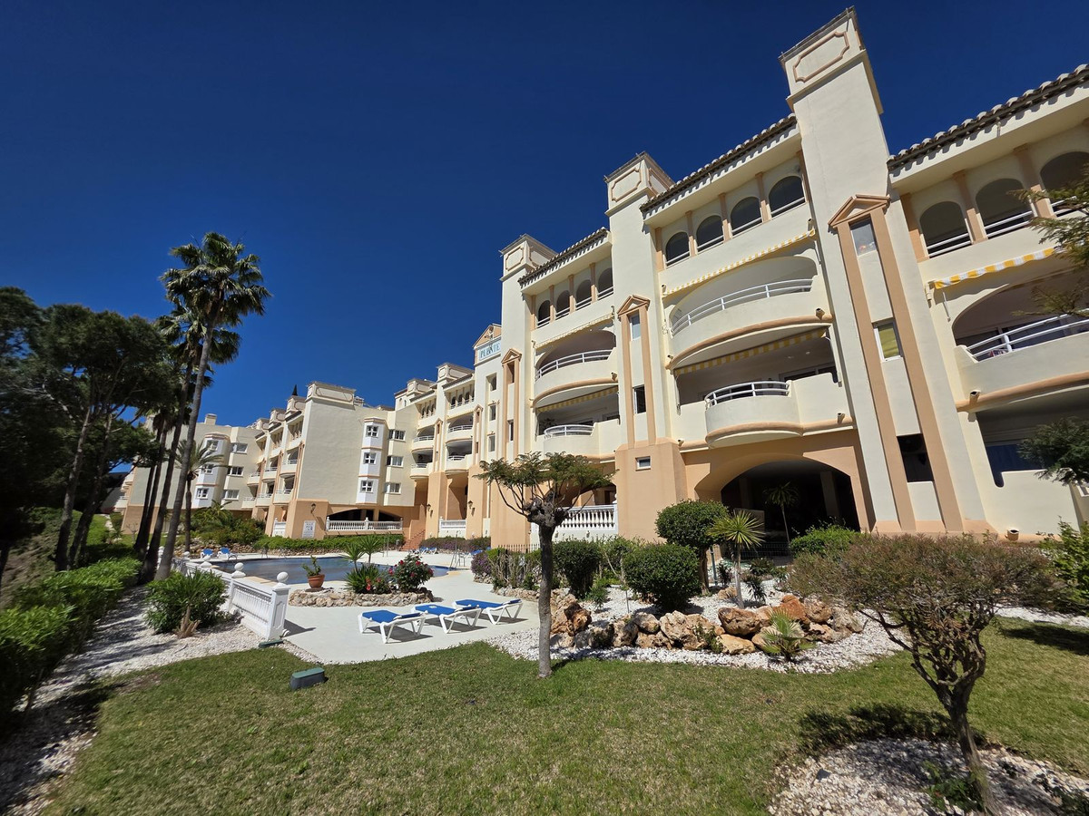 2 Bed Apartment for sale in Calahonda Costa Del Sol, Málaga, Spain