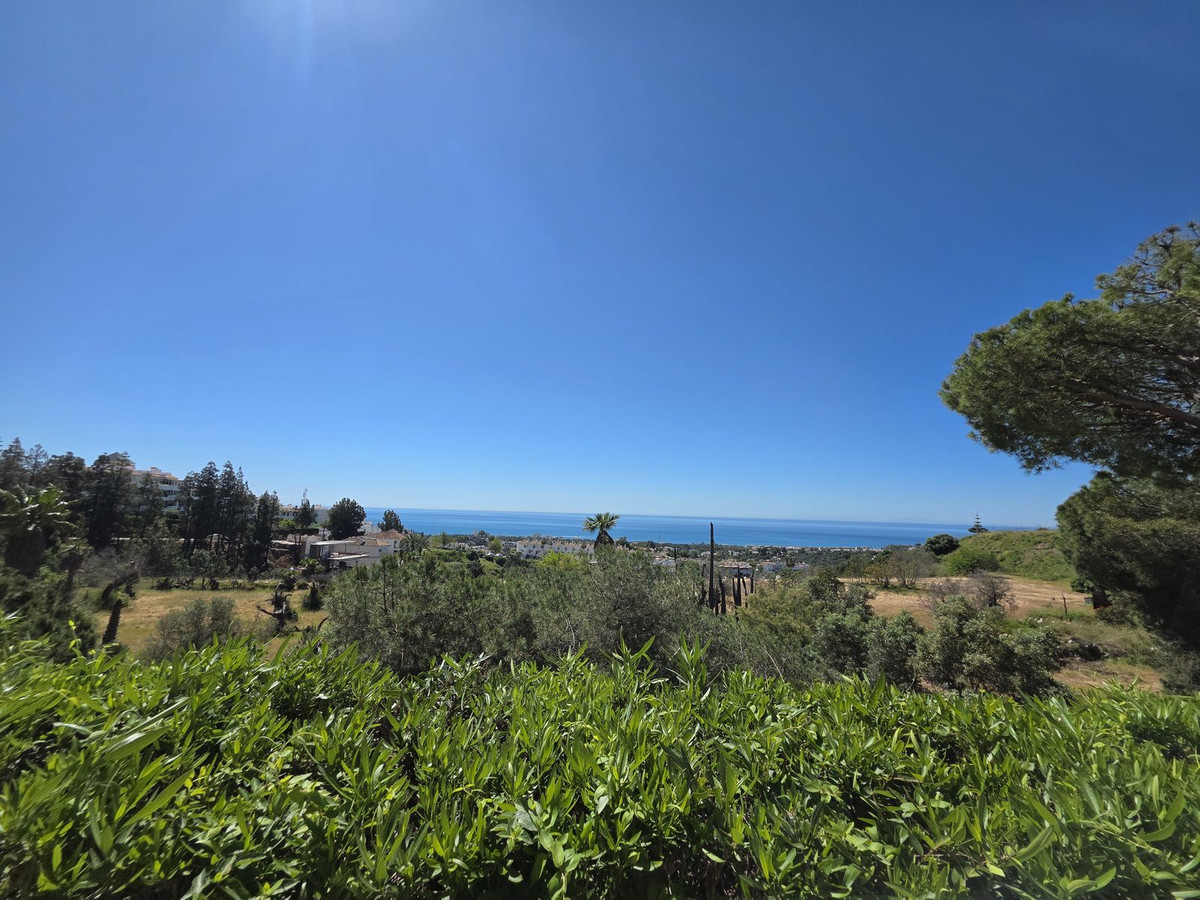2 Bed Apartment for sale in Calahonda Costa Del Sol, Málaga, Spain