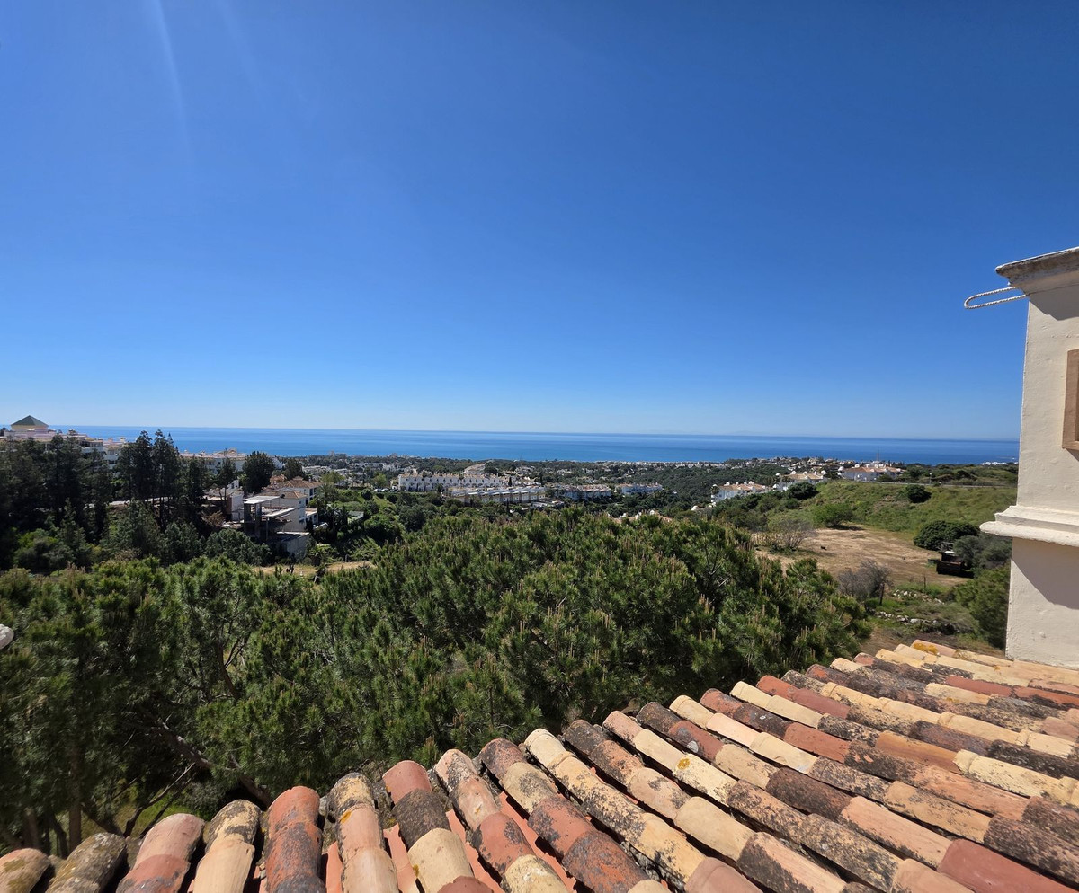2 Bed Apartment for sale in Calahonda Costa Del Sol, Málaga, Spain