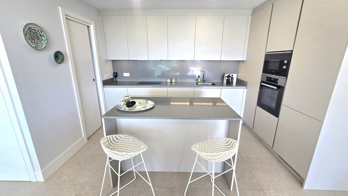 2 Bed Apartment for sale in Benahavís Costa Del Sol, Málaga, Spain