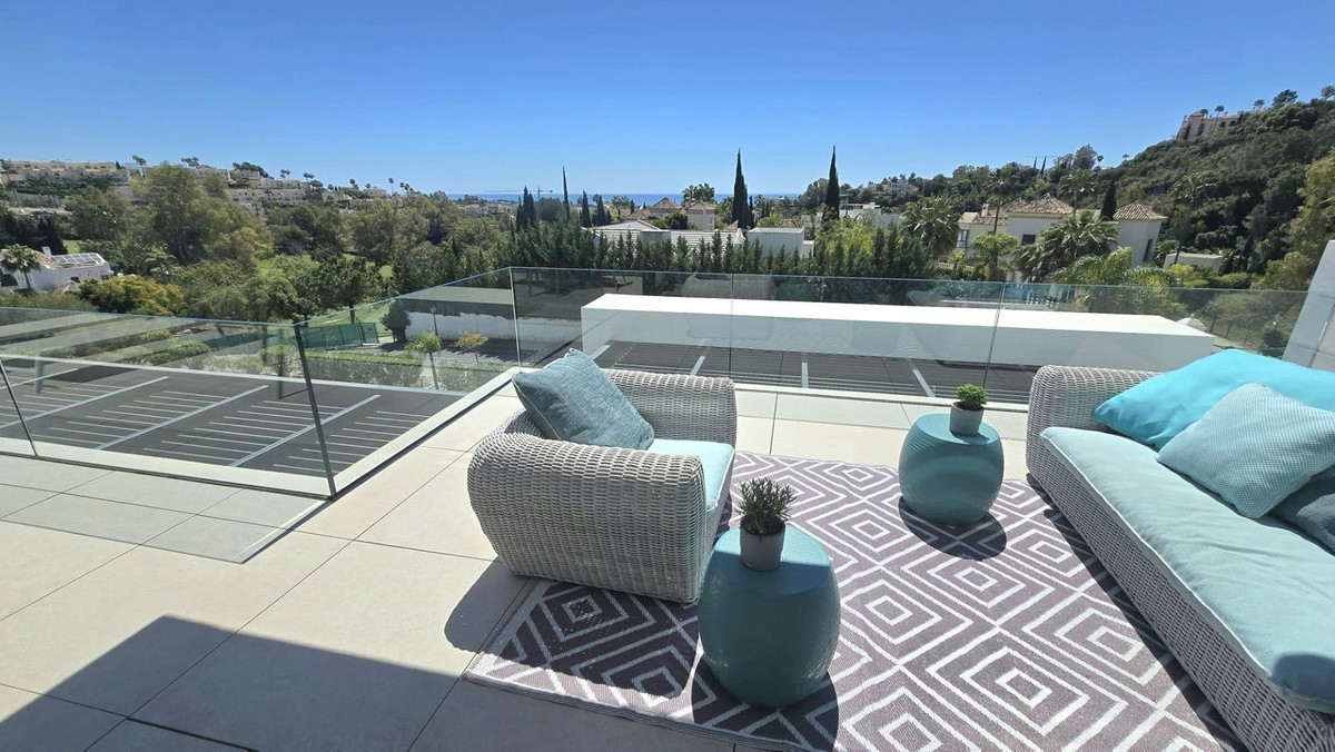 2 Bed Apartment for sale in Benahavís Costa Del Sol, Málaga, Spain