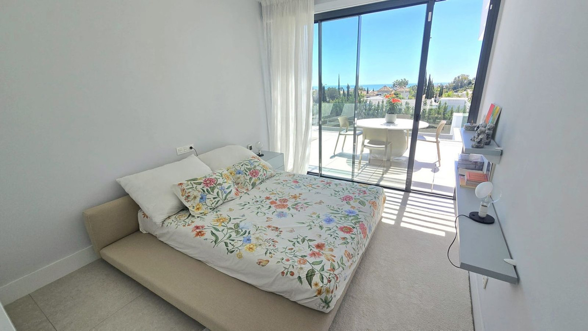2 Bed Apartment for sale in Benahavís Costa Del Sol, Málaga, Spain