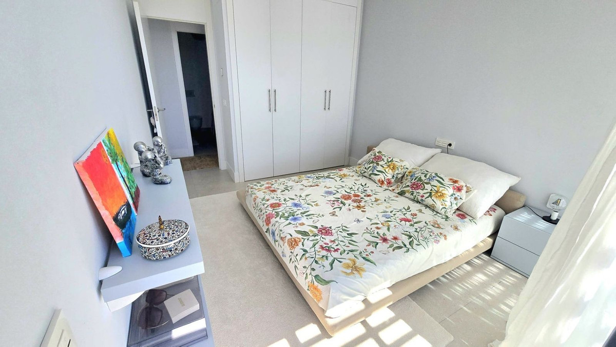 2 Bed Apartment for sale in Benahavís Costa Del Sol, Málaga, Spain
