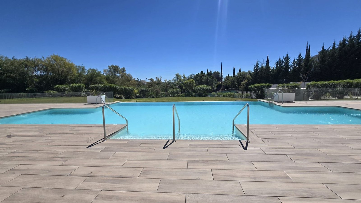 2 Bed Apartment for sale in Benahavís Costa Del Sol, Málaga, Spain