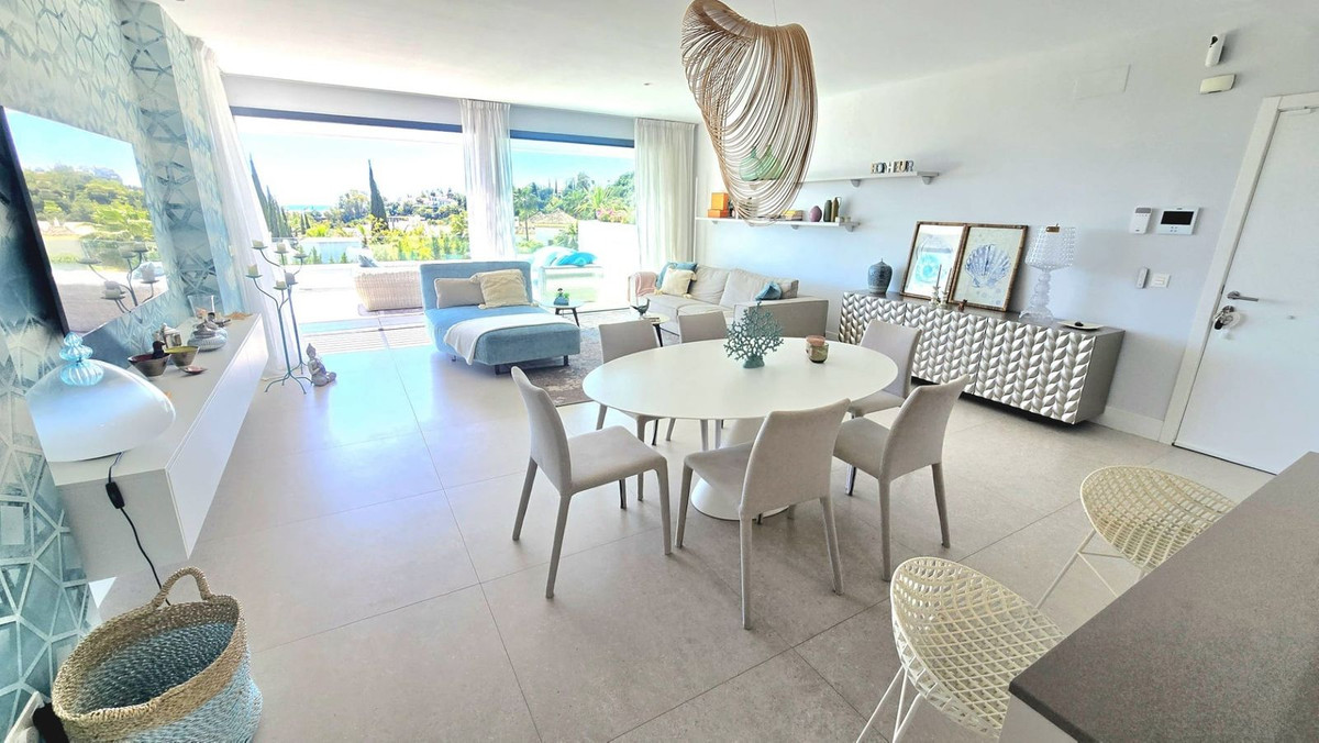 2 Bed Apartment for sale in Benahavís Costa Del Sol, Málaga, Spain