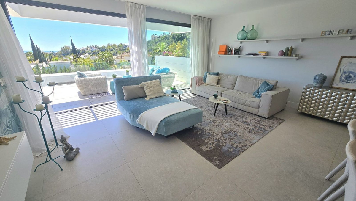 2 Bed Apartment for sale in Benahavís Costa Del Sol, Málaga, Spain