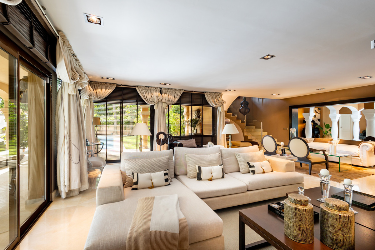 4 Bed Townhouse for sale in Los Monteros Costa Del Sol, Málaga, Spain