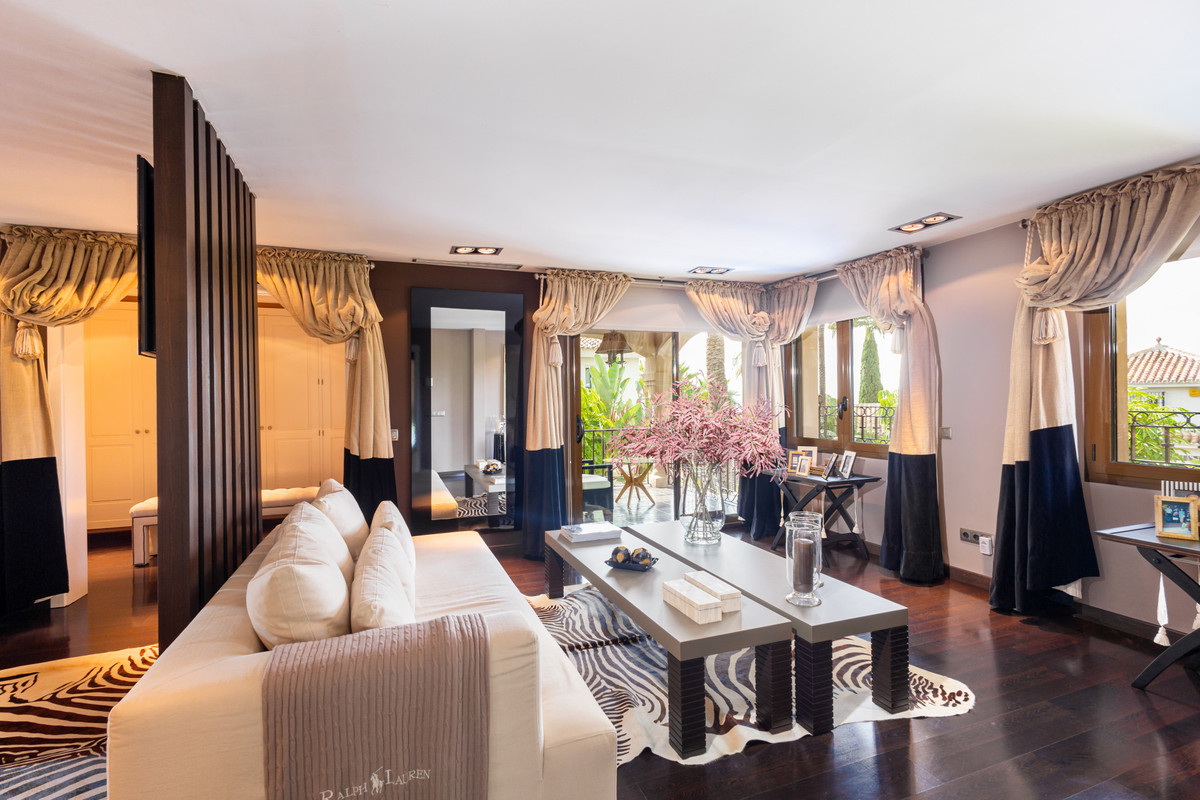 4 Bed Townhouse for sale in Los Monteros Costa Del Sol, Málaga, Spain