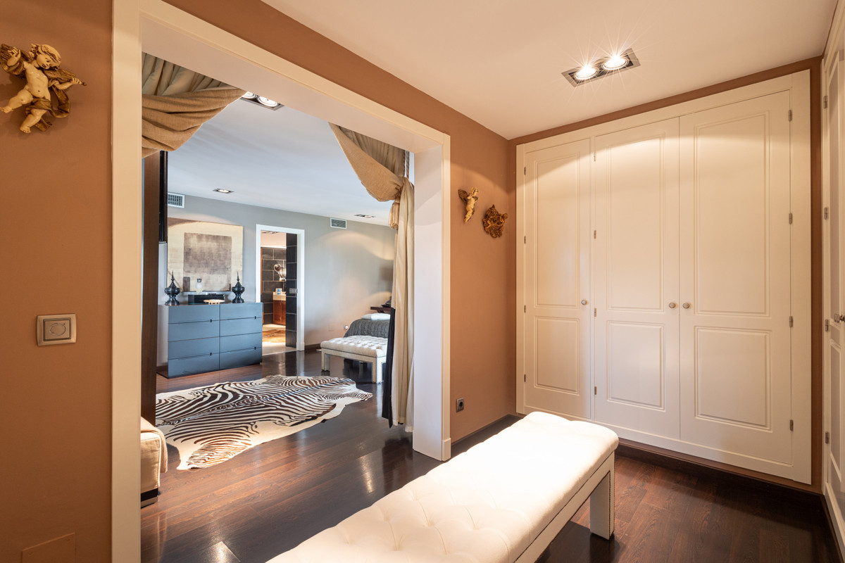 4 Bed Townhouse for sale in Los Monteros Costa Del Sol, Málaga, Spain