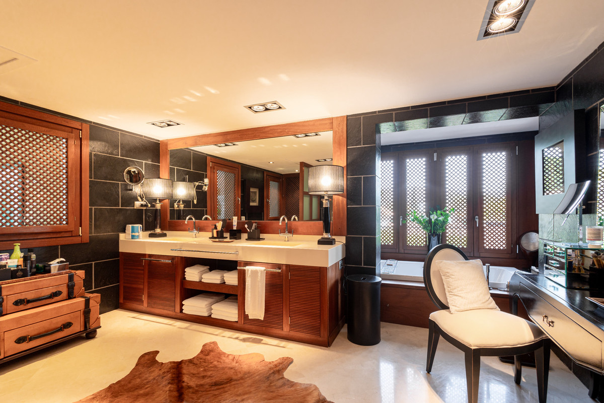 4 Bed Townhouse for sale in Los Monteros Costa Del Sol, Málaga, Spain