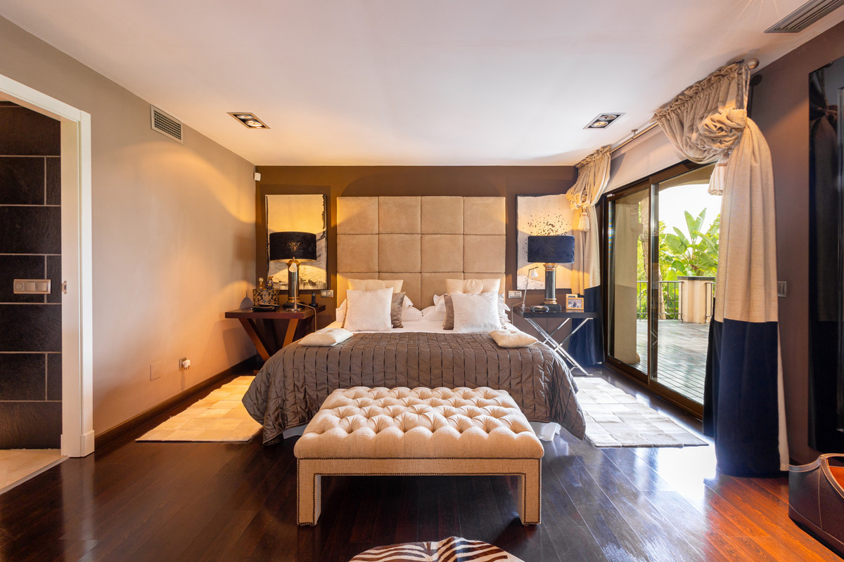 4 Bed Townhouse for sale in Los Monteros Costa Del Sol, Málaga, Spain
