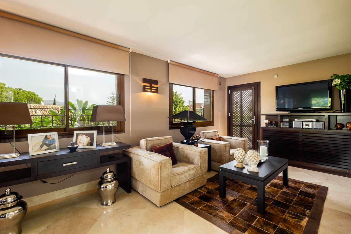 4 Bed Townhouse for sale in Los Monteros Costa Del Sol, Málaga, Spain