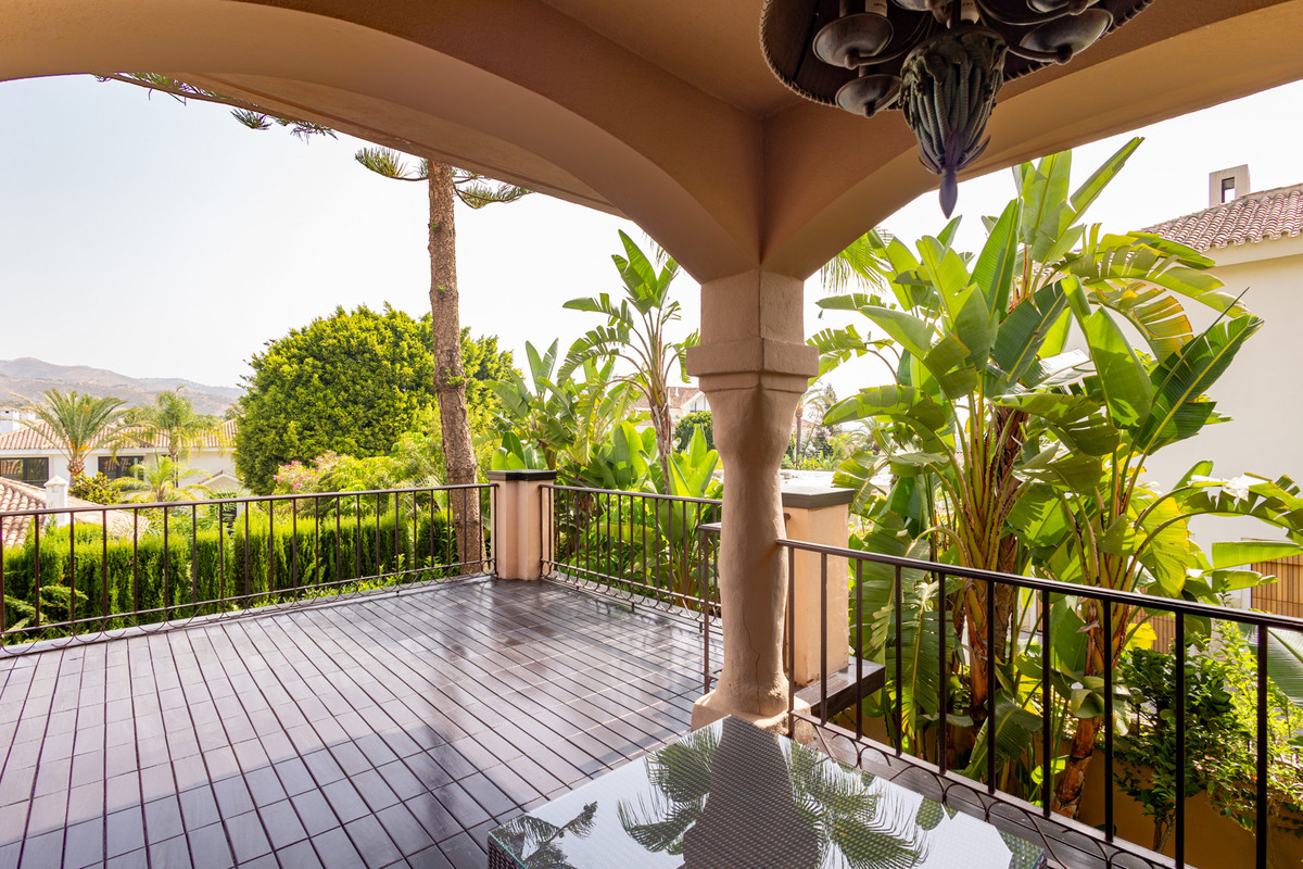 4 Bed Townhouse for sale in Los Monteros Costa Del Sol, Málaga, Spain
