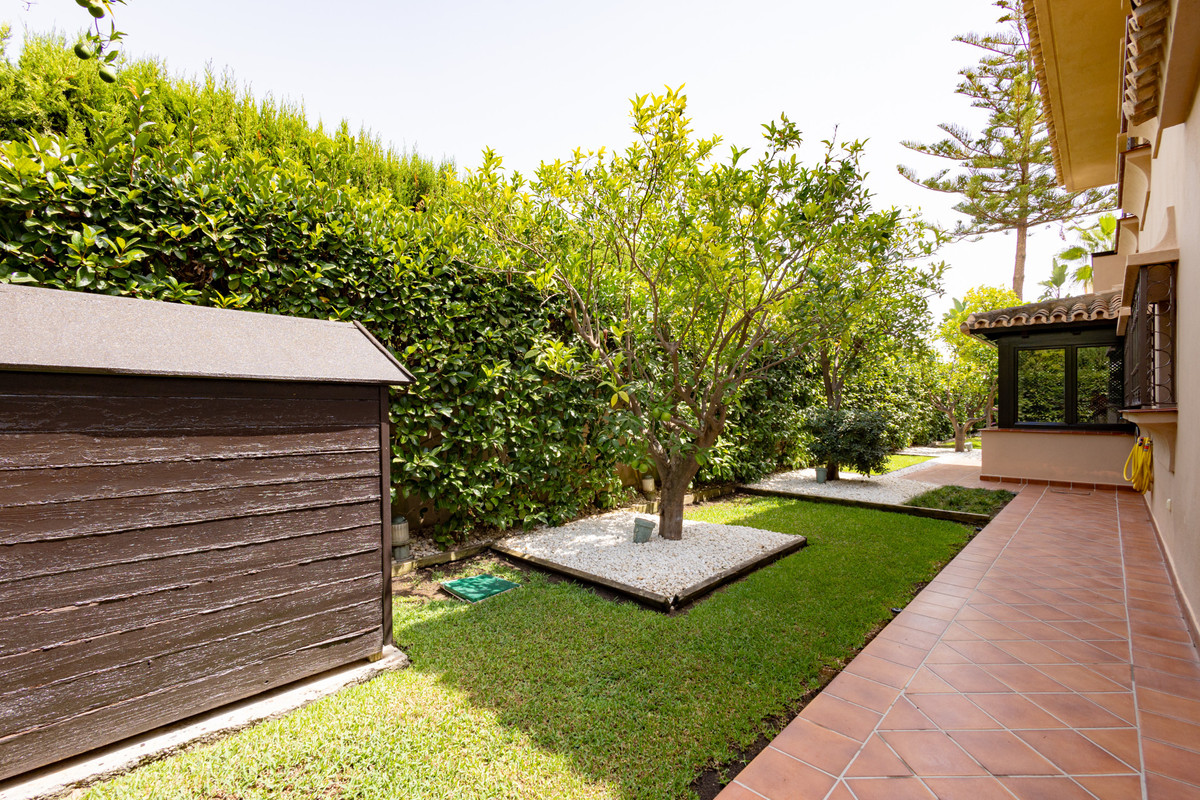 4 Bed Townhouse for sale in Los Monteros Costa Del Sol, Málaga, Spain