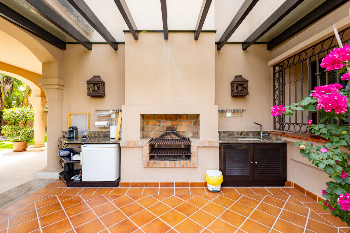 4 Bed Townhouse for sale in Los Monteros Costa Del Sol, Málaga, Spain