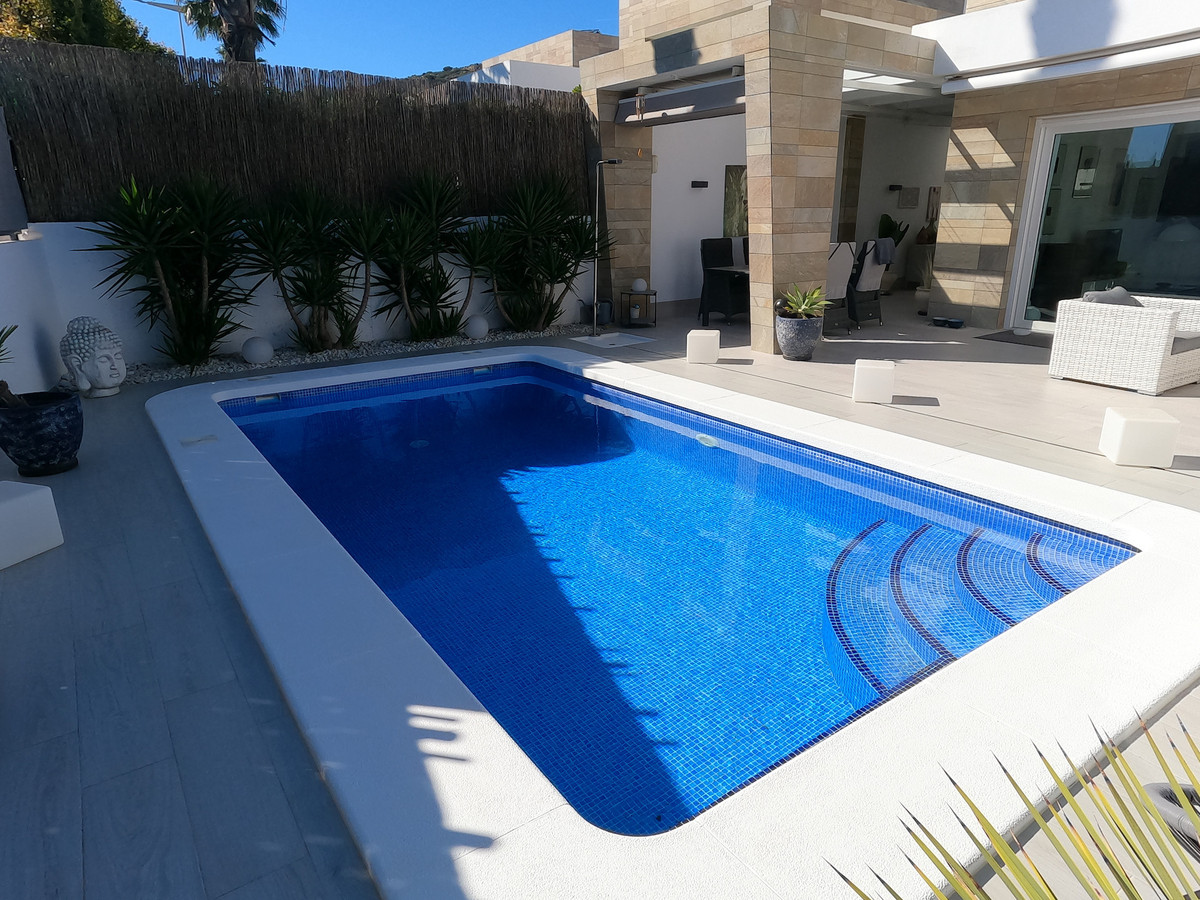 Se vende Villa - Chalet de 3 dormitorios en Costa Blanca, Alicante, España