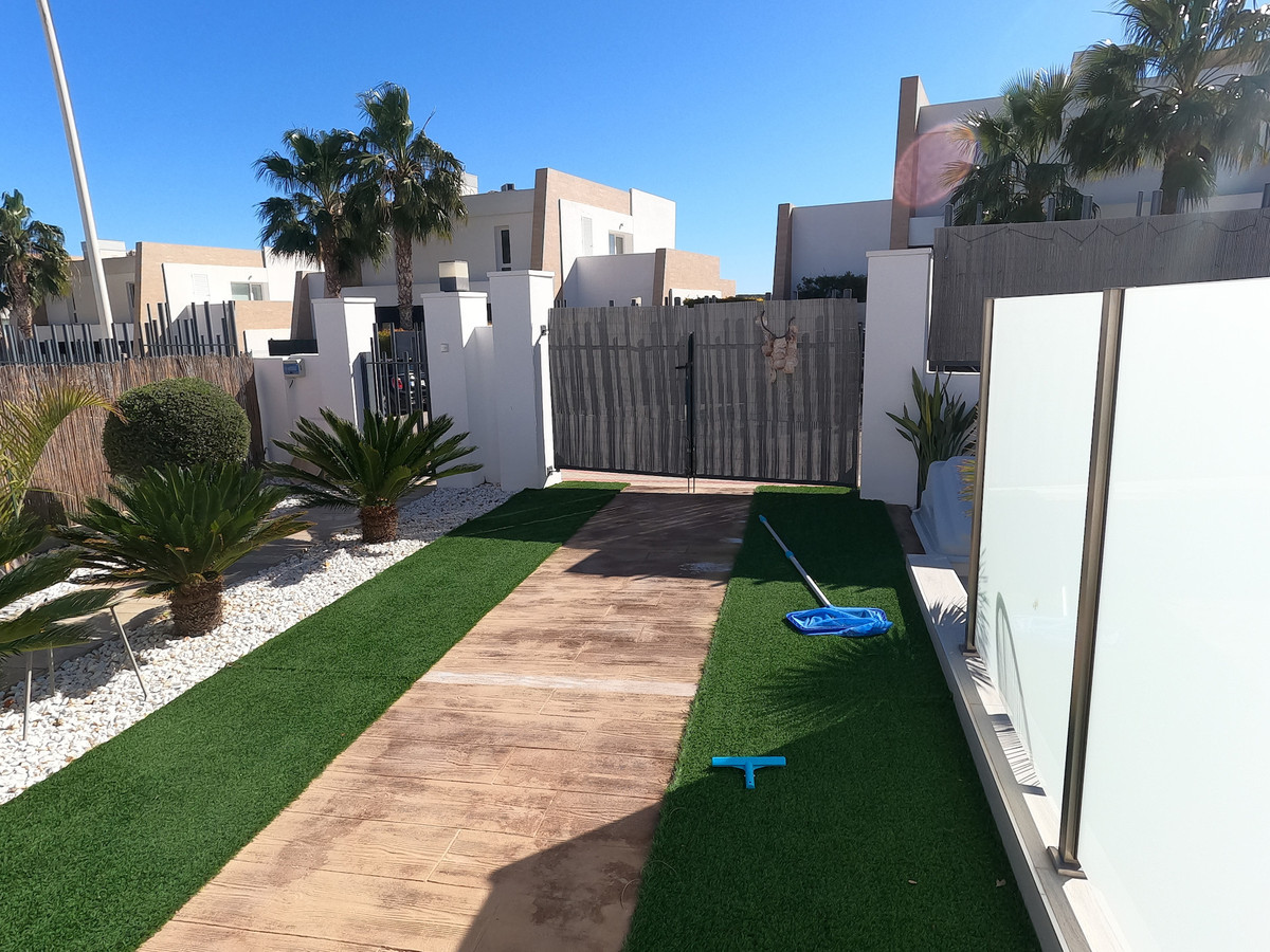 Se vende Villa - Chalet de 3 dormitorios en Costa Blanca, Alicante, España