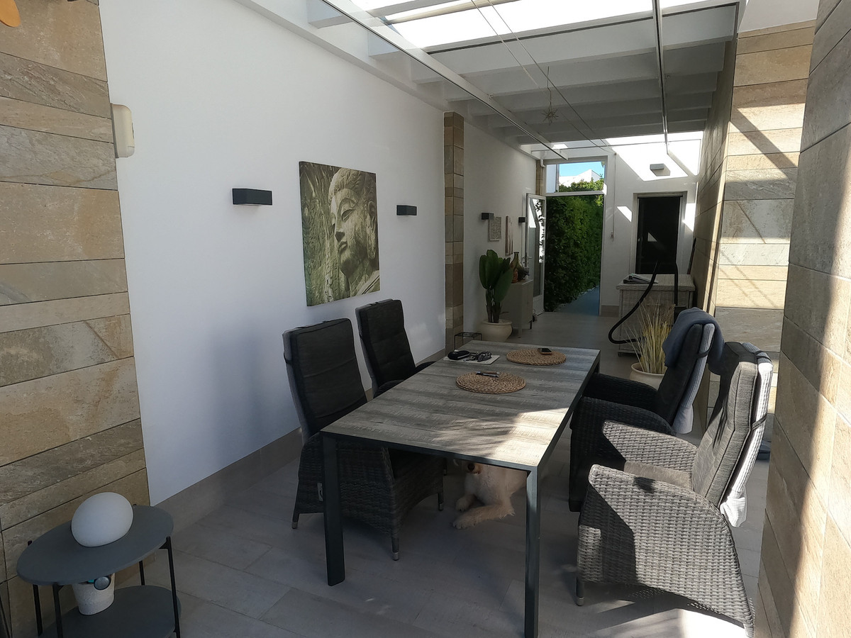 Se vende Villa - Chalet de 3 dormitorios en Costa Blanca, Alicante, España