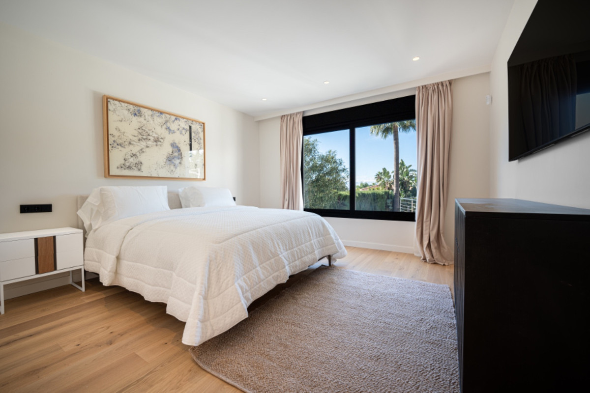 Se vende Villa - Chalet de 5 dormitorios en Costa Del Sol, Málaga, España