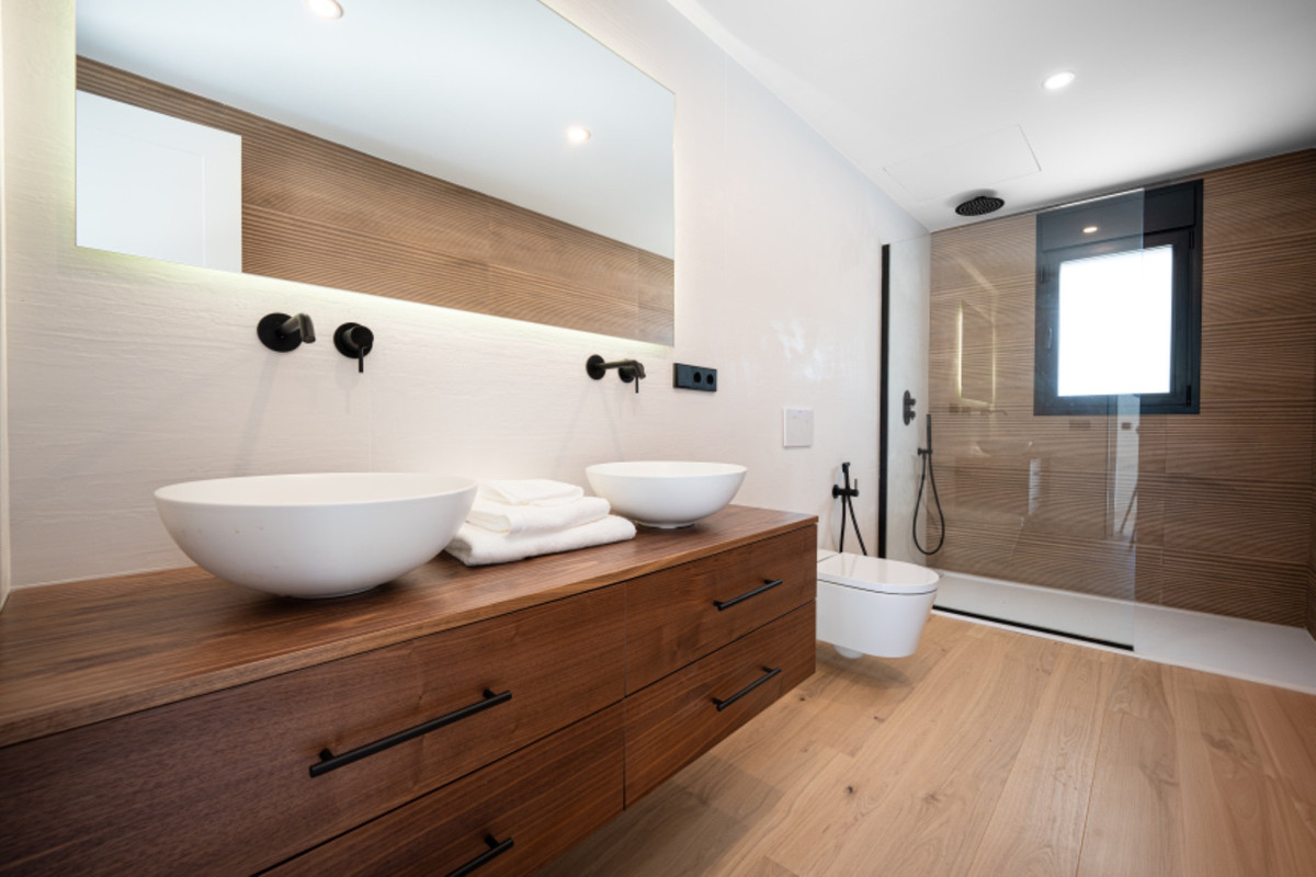 Se vende Villa - Chalet de 5 dormitorios en Costa Del Sol, Málaga, España