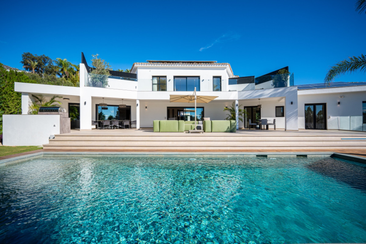 Se vende Villa - Chalet de 5 dormitorios en Costa Del Sol, Málaga, España
