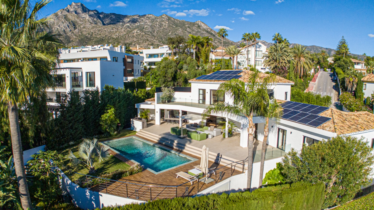 Se vende Villa - Chalet de 5 dormitorios en Costa Del Sol, Málaga, España