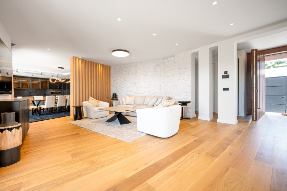 Se vende Villa - Chalet de 5 dormitorios en Costa Del Sol, Málaga, España