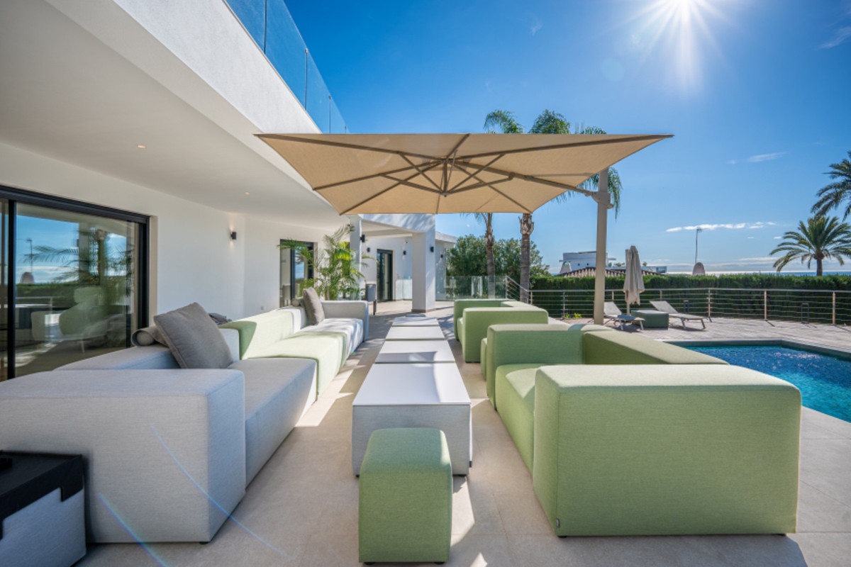 Se vende Villa - Chalet de 5 dormitorios en Costa Del Sol, Málaga, España