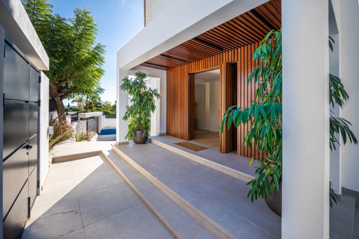 Se vende Villa - Chalet de 5 dormitorios en Costa Del Sol, Málaga, España