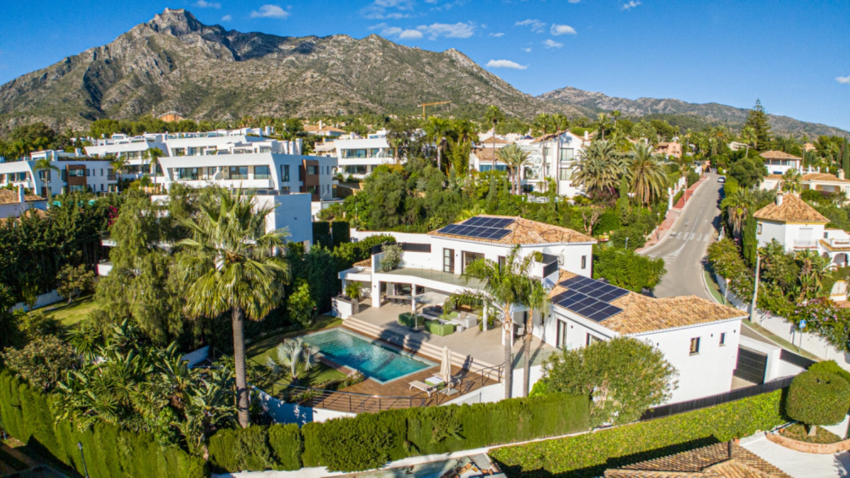 Se vende Villa - Chalet de 5 dormitorios en Costa Del Sol, Málaga, España