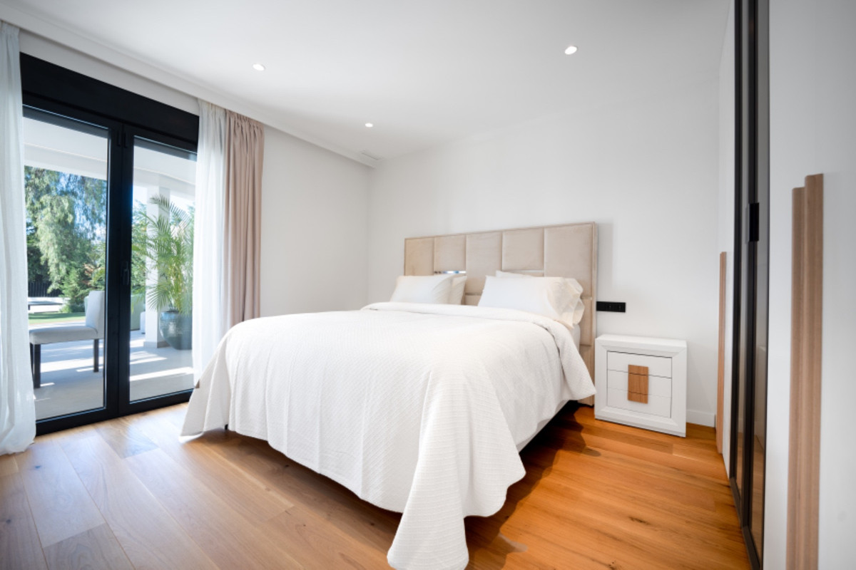 Se vende Villa - Chalet de 5 dormitorios en Costa Del Sol, Málaga, España