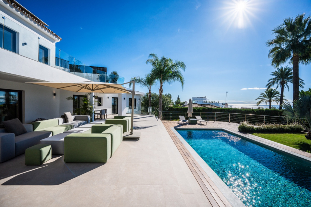 Se vende Villa - Chalet de 5 dormitorios en Costa Del Sol, Málaga, España