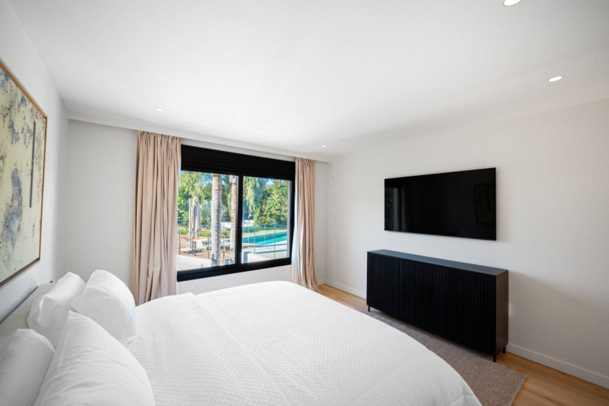 Se vende Villa - Chalet de 5 dormitorios en Costa Del Sol, Málaga, España