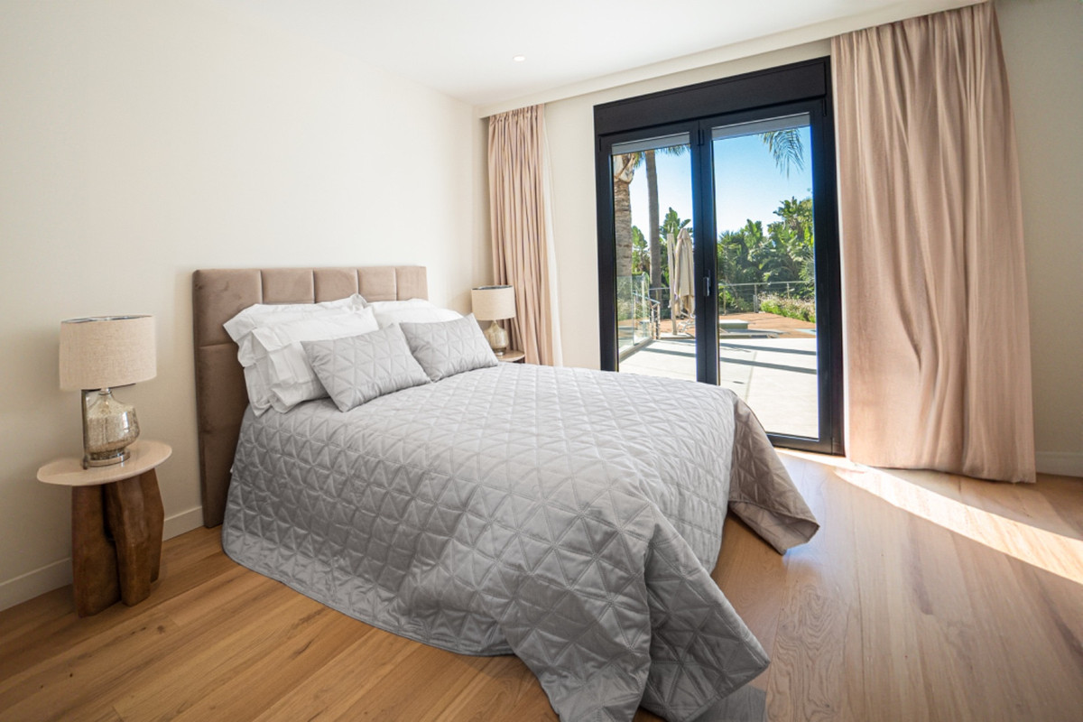 Se vende Villa - Chalet de 5 dormitorios en Costa Del Sol, Málaga, España