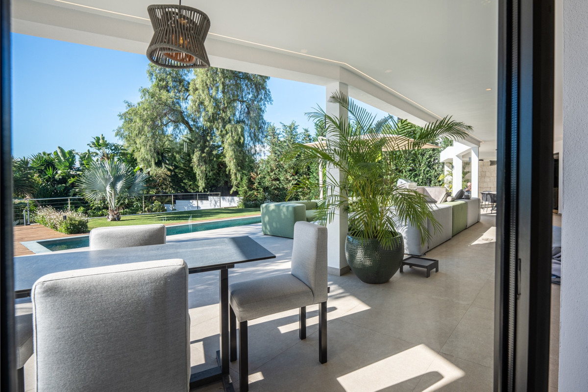 Se vende Villa - Chalet de 5 dormitorios en Costa Del Sol, Málaga, España
