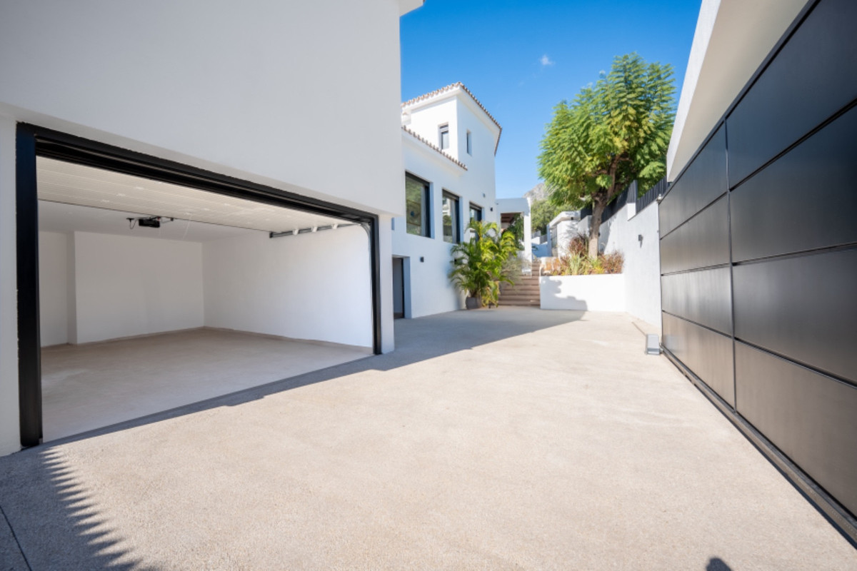 Se vende Villa - Chalet de 5 dormitorios en Costa Del Sol, Málaga, España