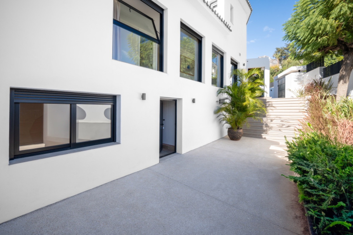 Se vende Villa - Chalet de 5 dormitorios en Costa Del Sol, Málaga, España