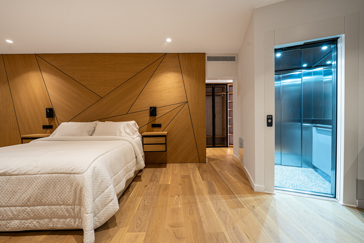 Se vende Villa - Chalet de 5 dormitorios en Costa Del Sol, Málaga, España