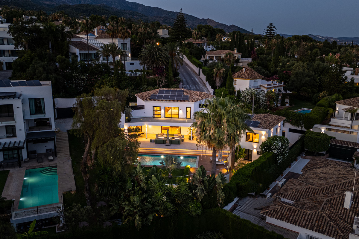 Se vende Villa - Chalet de 5 dormitorios en Costa Del Sol, Málaga, España